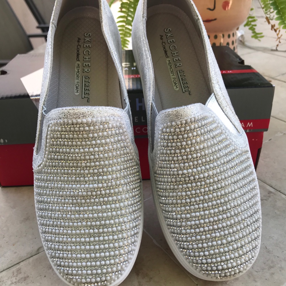 Sketchers women’s size 7 shiney dancer.